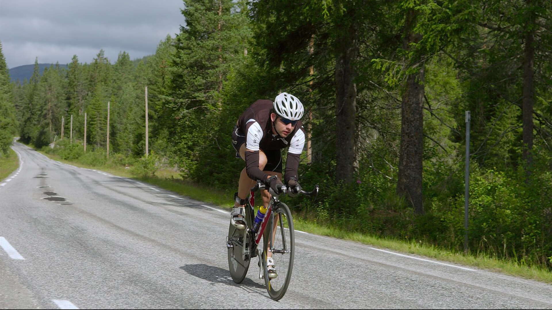 《英雄联盟“世界预选”激烈展开,谁能突围而出?热血竞技背后的胜者之路》